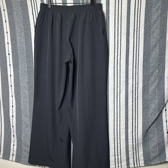 NWT Fabletics Downtown Wide Leg Pants - Picture 5 of 6